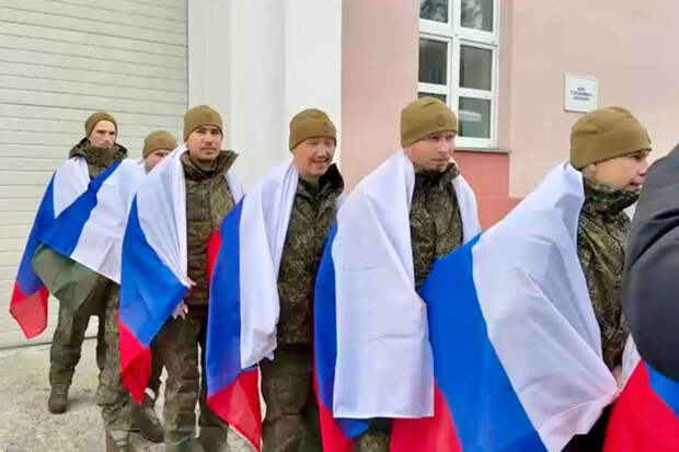 Опубликовано видео с освобожденными из украинского плена российскими военными