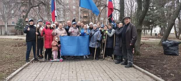 Одной партии верны,они нам бочки,а мы трудодни