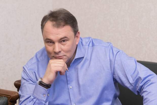 На имя депутата поступает огромное число обращений от людей, в чьих домах устроены ночлежки для приезжих / Фото: пресс-служба П.О.Толстого
