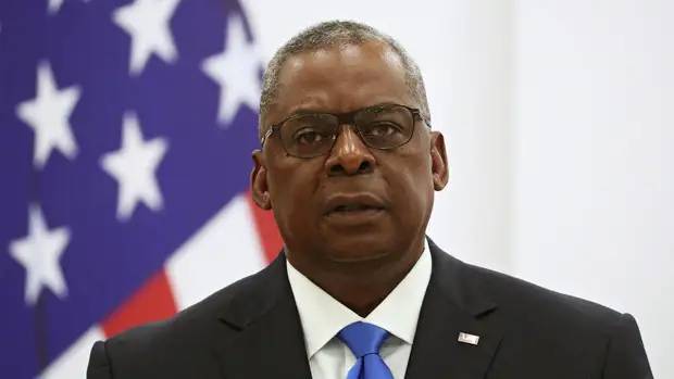 Глава Пентагона заявил, что США хотят ослабить Россию из-за событий на Украине