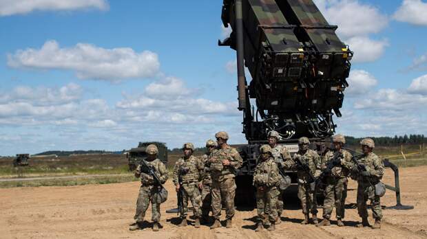 В США признались: западные военные летают на Украину в "отпуск"