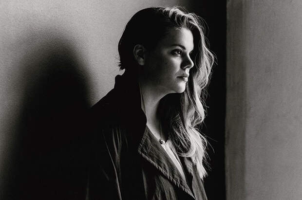 Вера Полозкова об эмиграции, хейтерах и новой реальности: "Обзоры ресторанов и свежих коллекций отдают кладбищенским холодком"