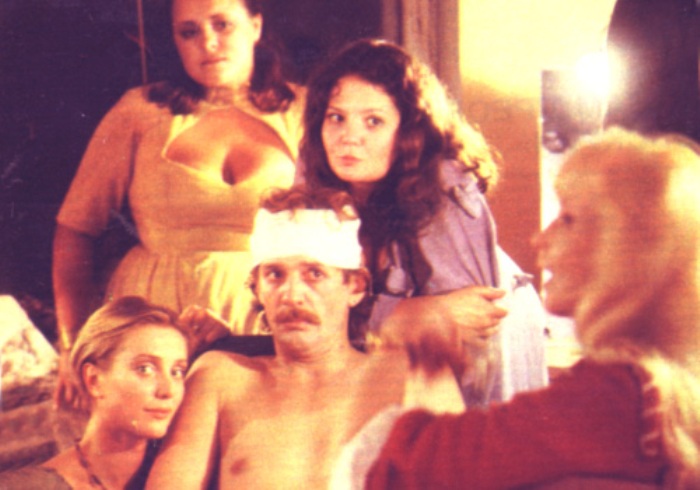 Кадр из фильма *Сукины дети*, 1990 | Фото: kino-teatr.ru Кадр из фильма *Сукины дети*, 1990 | Фото: kino-teatr.ru