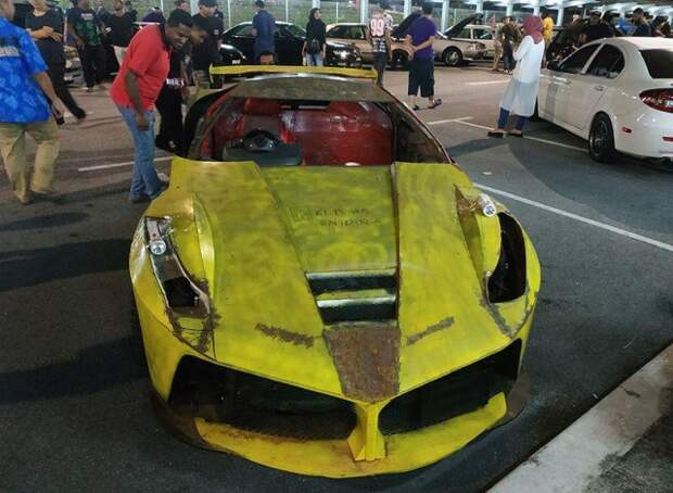 Житель Малайзии попытался сделать реплику Ferrari LaFerrari