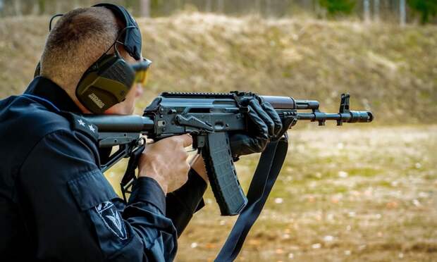 «Ратник» в тройке: архангельские росгвардейцы стали призерами окружного чемпионата по стрельбе