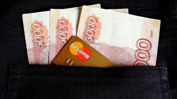 Россияне стали больше брать в долг через кредитные карты