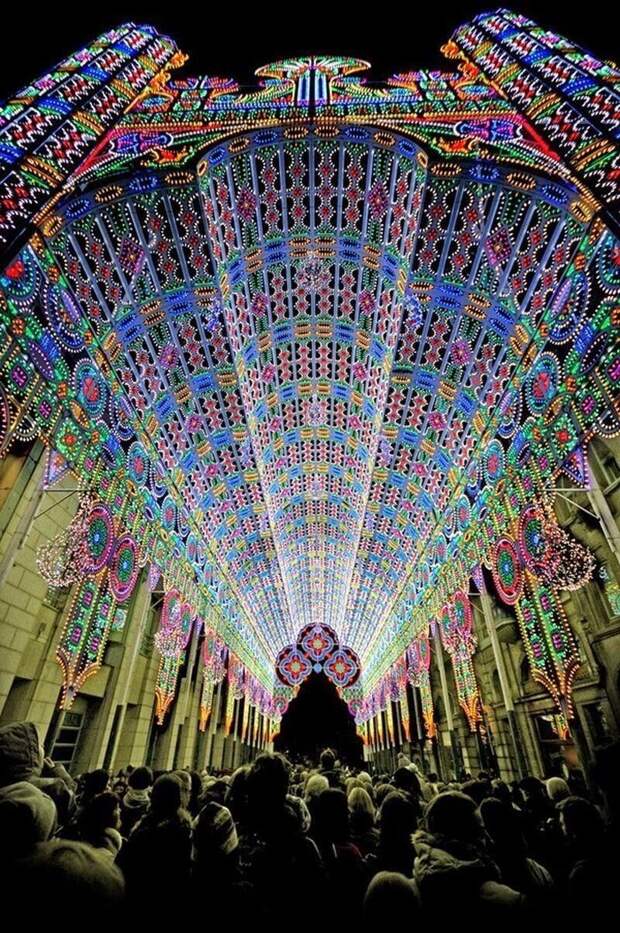 Кафедральный собор из 55.000 LED-лампочек Кафедральный собор из 55.000 LED-лампочек