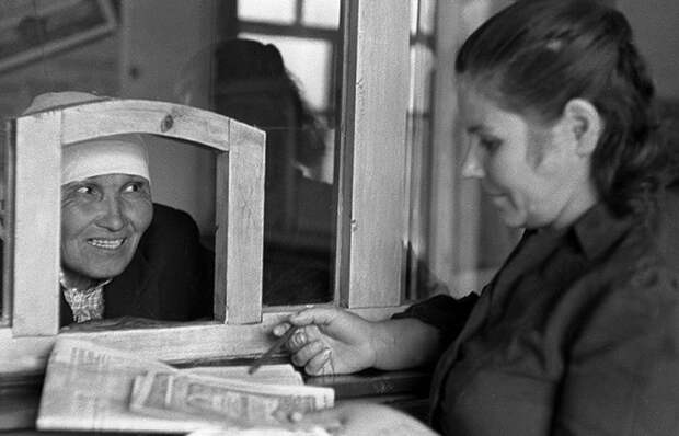 Какие зарплаты были в Советском Союзе в пересчете на современные