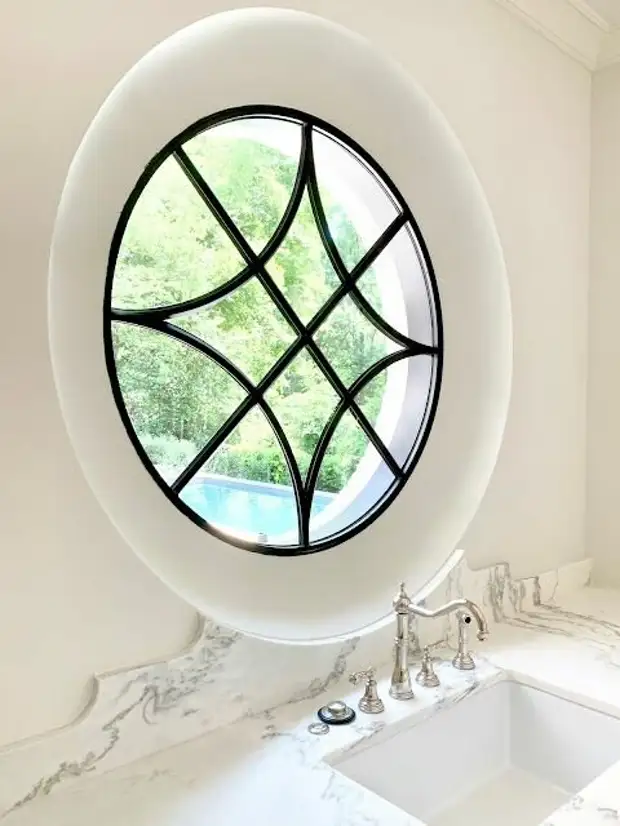 Как оформить круглое окно. 10 примеров с фотографиями