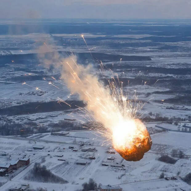 Над нашими головами летают 15 тысяч «убийц городов». Космос атакует?