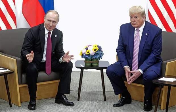 OSAKA, JAPAN - JUNE 28, 2019: Russia's President Vladimir Putin (L) and US President Donald Trump during a meeting on the sidelines of the 2019 G20 Summit at the INTEX Osaka International Exhibition Centre. Mikhail Metzel/TASS ßïîíèÿ. Îñàêà. Ïðåçèäåíò Ðîññèè Âëàäèìèð Ïóòèí è ïðåçèäåíò ÑØÀ Äîíàëüä Òðàìï (ñëåâà íàïðàâî) âî âðåìÿ âñòðå÷è â ðàìêàõ 14-ãî ñàììèòà ëèäåðîâ ñòðàí Ãðóïïû äâàäöàòè (G20) â ìåæäóíàðîäíîì âûñòàâî÷íîì êîìïëåêñå INTEX Osaka. Ìèõàèë Ìåòöåëü/ÒÀÑÑ