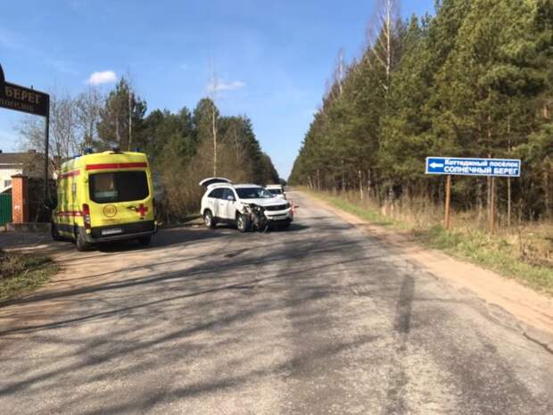 В Тверской области водитель пострадал при столкновении двух машин