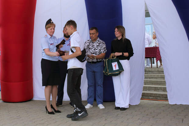 В День России юные Кировградцы в торжественной обстановке получили паспорта гражданина РФ
