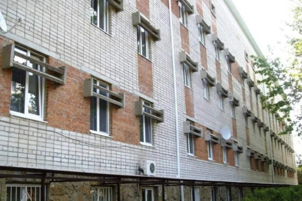 Для чего устанавливали бетонные «козырьки» в советских многоэтажках