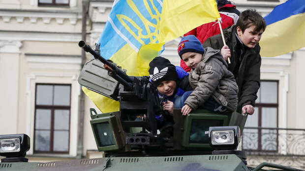 Выставка нового украинского вооружения в Киеве во время празднования Дня защитника Украины, 14...