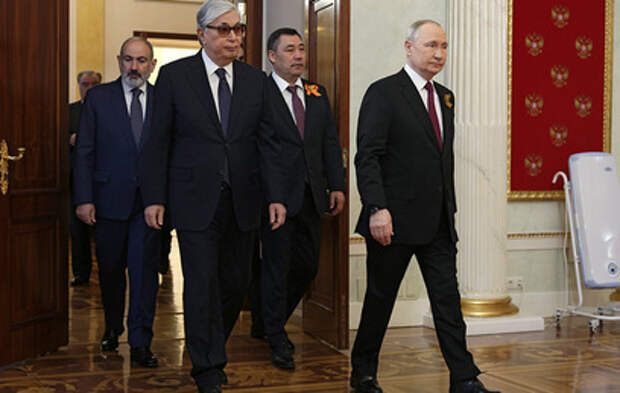 Путин пригласил лидеров СНГ на неформальный завтрак в Кремль