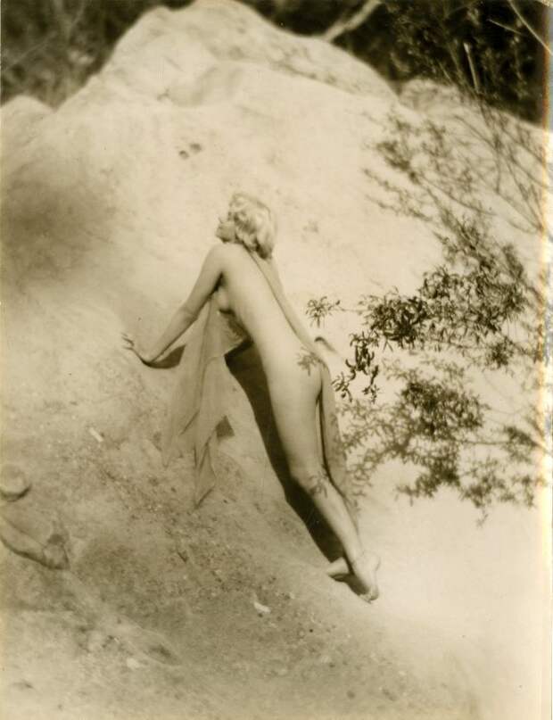 Jean Harlow Taken by Edwin Bower Hesser, 1929 (26).jpg Jean Harlow Taken by Edwin Bower Hesser, 1929 (26).jpg