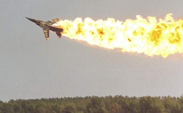 http://oruzhie.info/images/stories/mig-23/istrebitel-mig-23-08.jpg