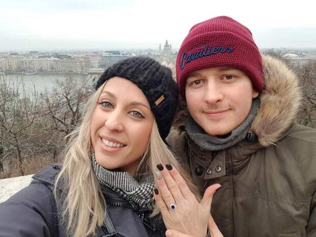 Это судьба: они нашли друг друга в аэропорту через приложение для знакомств и поженились