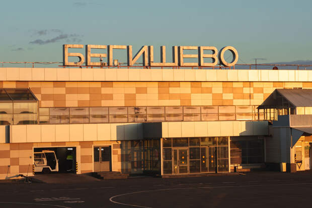 В аэропорту Нижнекамска сняты ограничения на прием и выпуск самолетов