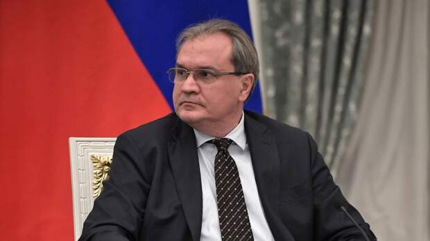 Глава Совета по правам человека Фадеев заявил, что россияне должны отказаться от умных колонок и заменить пылесосы с камерами на веники и швабры, чтоб...