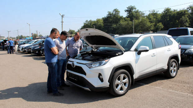 Перекупщики назвали модели, которые лучше всего и хуже всего держат цену