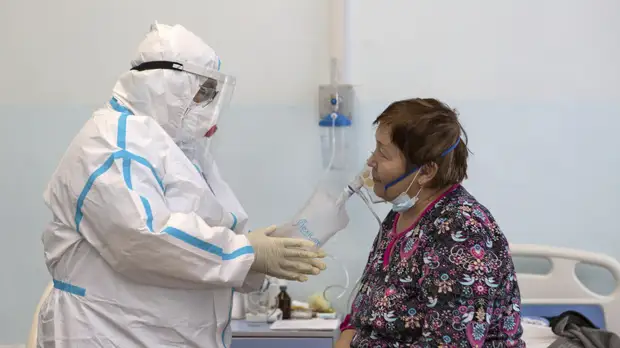 Попова заявила о минимальном росте случаев COVID-19 в России среди лиц старше 65 лет