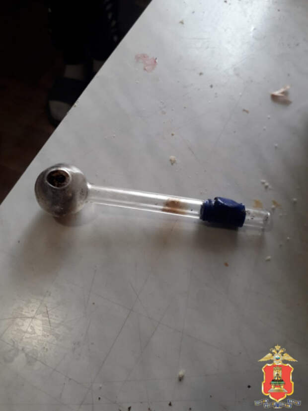 На улице Чайковского в Твери мужчина устроил в своей квартире наркопритон