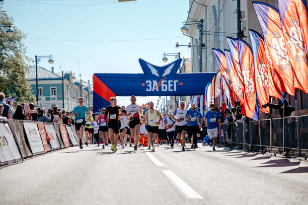 Больше 1200 спортсменов в Твери пробежали полумарафон «Забег.РФ»