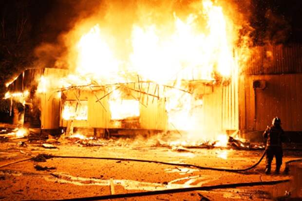 Последствия удара ВСУ по центру Донецка сняли на видео