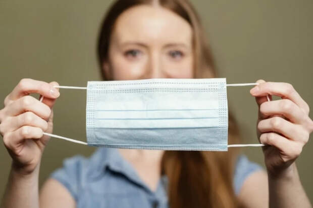 Профессор Зуев призвал вернуть ношение масок из-за гонконгского супергриппа