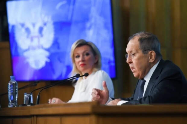 Захарова выложила в день рождения Лаврова посвященный ему пост из семи слов