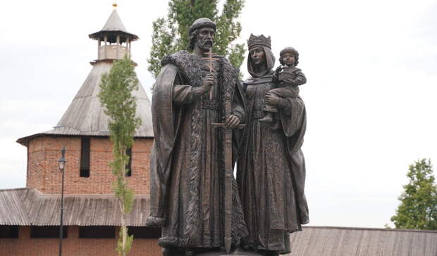 Памятник Дмитрию Донскому и Ефросинье открыли в Нижнем Новгороде