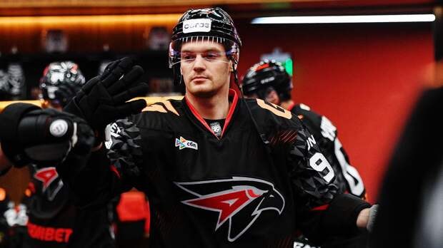 «Адмирал» дома по буллитам уступил «Авангарду» и проиграл четвертую игру подряд в КХЛ