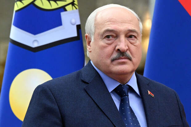 Лукашенко назвал чепухой слова о желании оставаться во власти благодаря ВНС