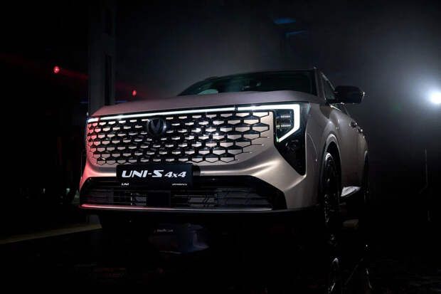 Changan начал продавать полноприводный кроссовер UNI-S