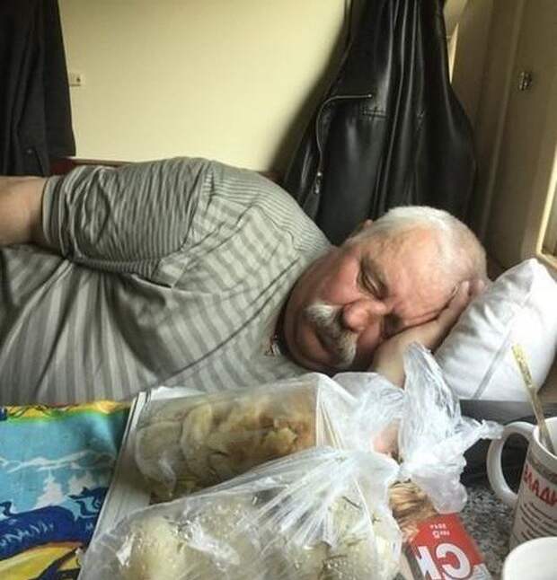 Типичные картины в наших плацкартах