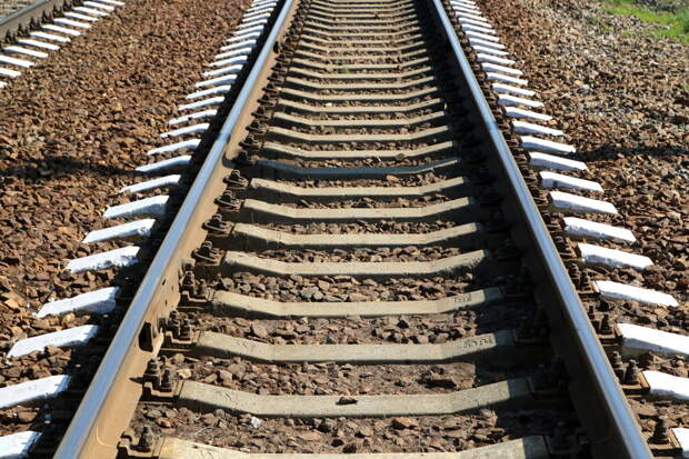В поселке под Екатеринбургом женщину насмерть сбил поезд