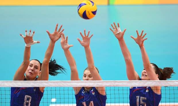 Волейболистки сборной России не смогли защитить титул чемпионок Европы уступив в Баку команде Турции в четвертьфинальном матче турнира 2017 года. 