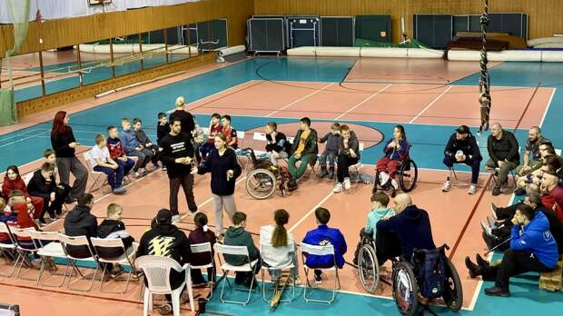 Студотряды Крыма стали наставниками на Всероссийском инклюзивном интенсиве по адаптивному хоккею в Евпатории