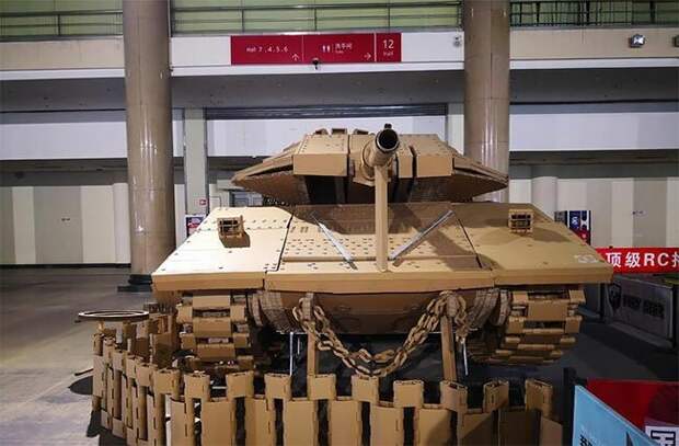 Очумелые ручки: картонная копия боевого танка в натуральную величину выставка, картон, макет, меркава, пекин, сделай сам, танк