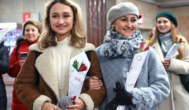 Более 500 волонтеров поздравят москвичек с Международным женским днем с 5 по 8 марта
