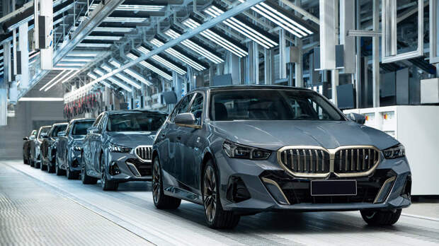 Минпромторг обновил перечень автомобилей, облагаемых налогом на роскошь