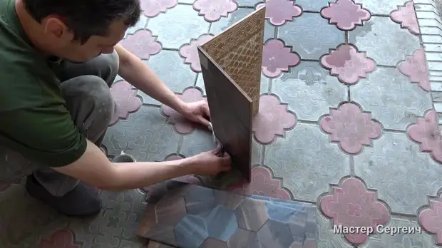 После ремонта осталась кафельная плитка, сделал из нее стильные поделки ...