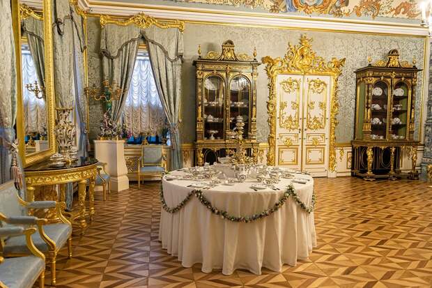 10 зданий Санкт-Петербурга, сногсшибательных ИЗНУТРИ (ФОТО)