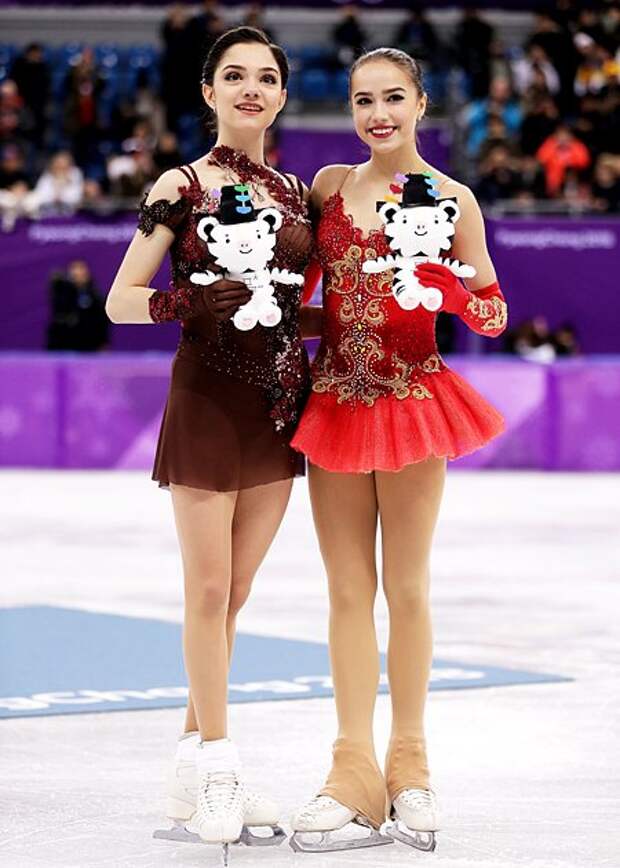 Евгения Медведева и Алина Загитова на Олимпиаде 2018