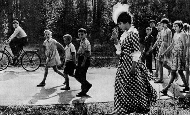 Татьяна Самойлова в перерывах между съёмками “Анны Карениной”. 1966 год.