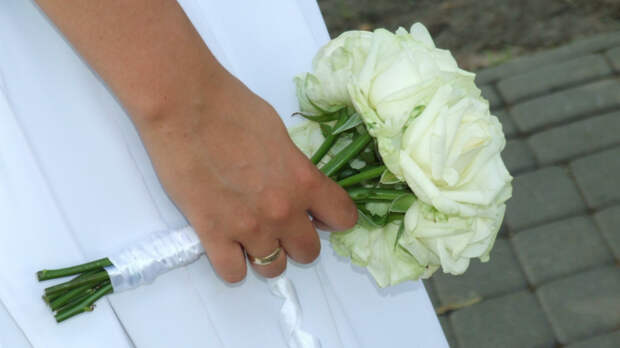 Пережила ДТП, но узнала о страшном диагнозе: у женщины нашли рак накануне свадьбы