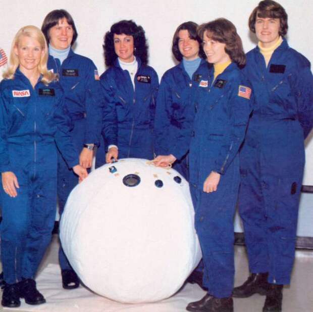first-women-astronauts-2.jpg