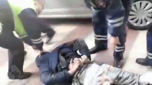 Появилось видео задержания устроившего гонки с полицией сына вице-президента МТС Появилось видео задержания устроившего гонки с полицией сына вице-президента МТС